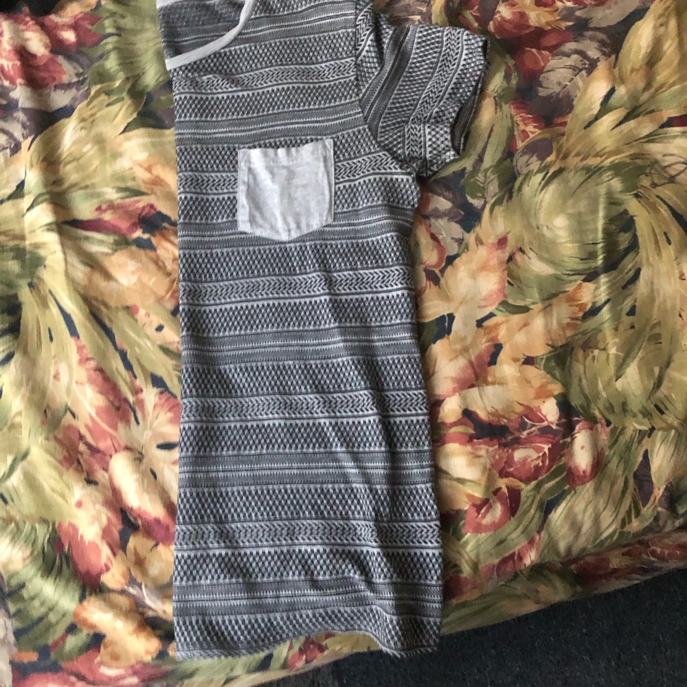 T shirt unknown brand size small mens